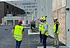 Her ser vi Morten Øren, Terje Strand, Frank Johansen og Preben Fleicher i dialog om bygget. Bildet: Teknisk rom som viser sprinkleranlegget Bildet: Det er hele 394 fordelerskap montert på sentralsykehuset
