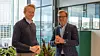 Pål Oroszko, leder av teknisk fagteam i Entra, og Pål-Amund Mathiesen, regionleder i Noova Energy Systems, skaper morgendagens løsning for energi- og miljørapportering, og en enda bedre hverdag for både Entra og leietakerne. Foto: Entra