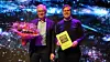 Per Helge Gumpen, konsernsjef og Sondre Gumpen, prosjektleder mottar prisen for Årets Energismarte Bygg 2023. Foto: Linn Kise.