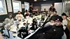 Andreårslærlingene hos Rørentreprenørenes opplæringskontor Oslo og Omegn var nylig på kranskole hos FM Mattsson i Oslo. Kursholder Lasse Pedersen, FM Mattsson (bak til venstre ) og lærer fra Opplæringskontoret, Mikael Kristiansen, (bak til høyre), er enige om at dette er verdifulle samlinger for de kommende rørleggerne.