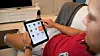 smarthus-illustrasjonsbilde-hjemmet-kan-kontrolleres-ved-hjelp-av-mobil-nettbrett-pc-eller-mac