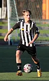 Kasper Nystad spiller fotball