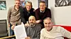 Daglig leder Steffen Bjerkvoll (bak høyre), styreleder Bjørn Steinar Lien (midten), og avdelingsleder Robert Paulsen, ansvarlig for satsingen på tunnelventilasjon i det nye selskapet Sodeca Norge AS, er helt sikre på at oppkjøpet vil styrke og utvikle bedriften, og samtidig være en trygghet for kundene. Her under signeringen av avtalen sammen med Export manager Xavier Milas og Managing director Josep Font Lara i moderselskapet Sodeca Group i forkant.