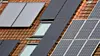 Solceller sender mer strøm ut på nettet samtidig enn det eierne henter ut igjen om vinteren. Ofte blir strømmen målt på en egen måler som ikke er koblet til noe SD-anlegg eller energioppfølgingssystem. (Illustrasjonsfoto: Pexels)